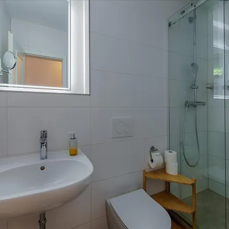 Rugana - Komfortplus Mit 1 Schlafzimmer Und Terrasse B02